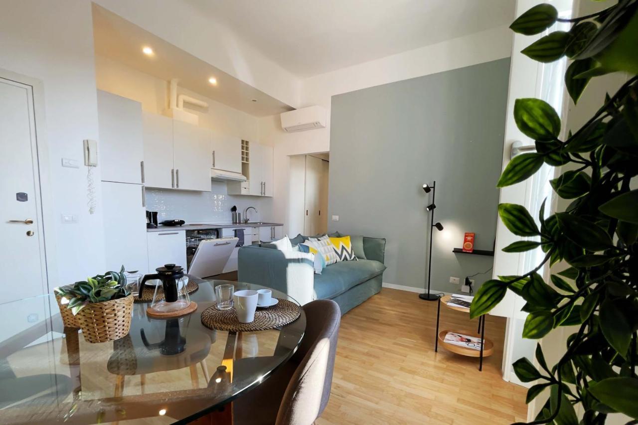Elegant Apartment Near Brera Area Milão Exterior foto