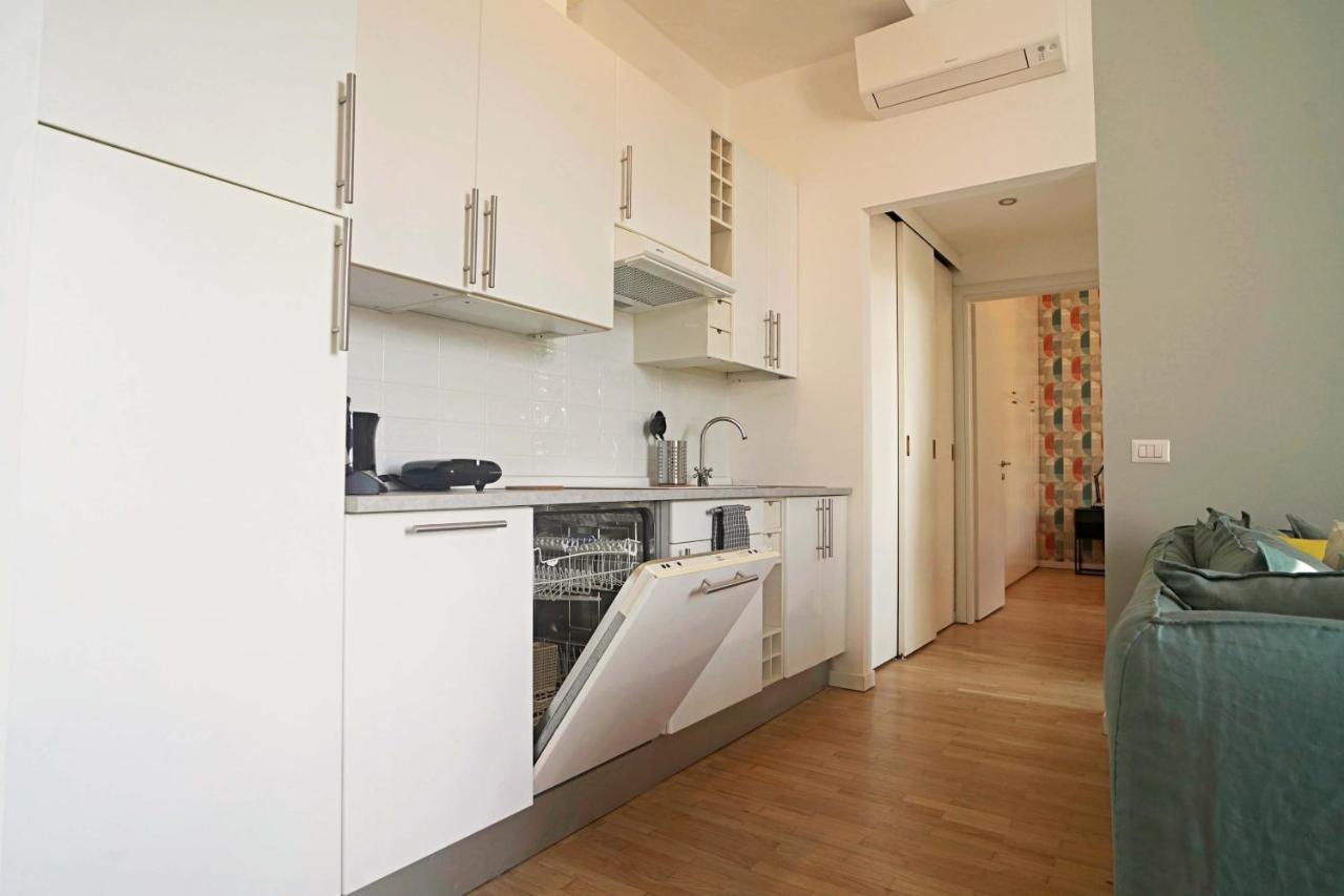 Elegant Apartment Near Brera Area Milão Exterior foto